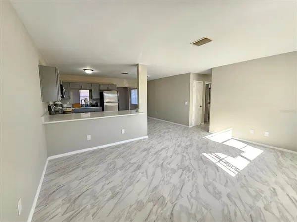 $2,200 | 1621 17th Street East, Bradenton, FL 34208