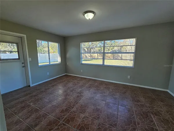 $2,200 | 1621 17th Street East, Bradenton, FL 34208