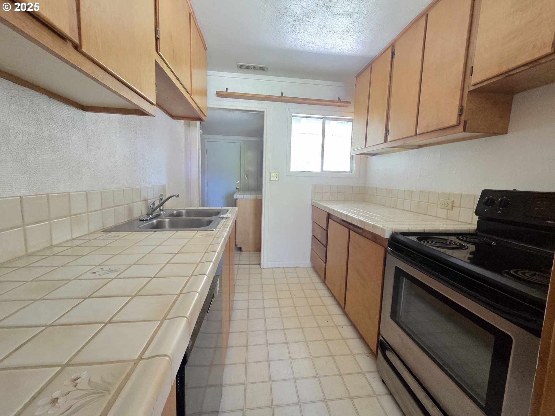 231 Harbor Drive Riddle, OR 97469 - Photo 11 of 15
