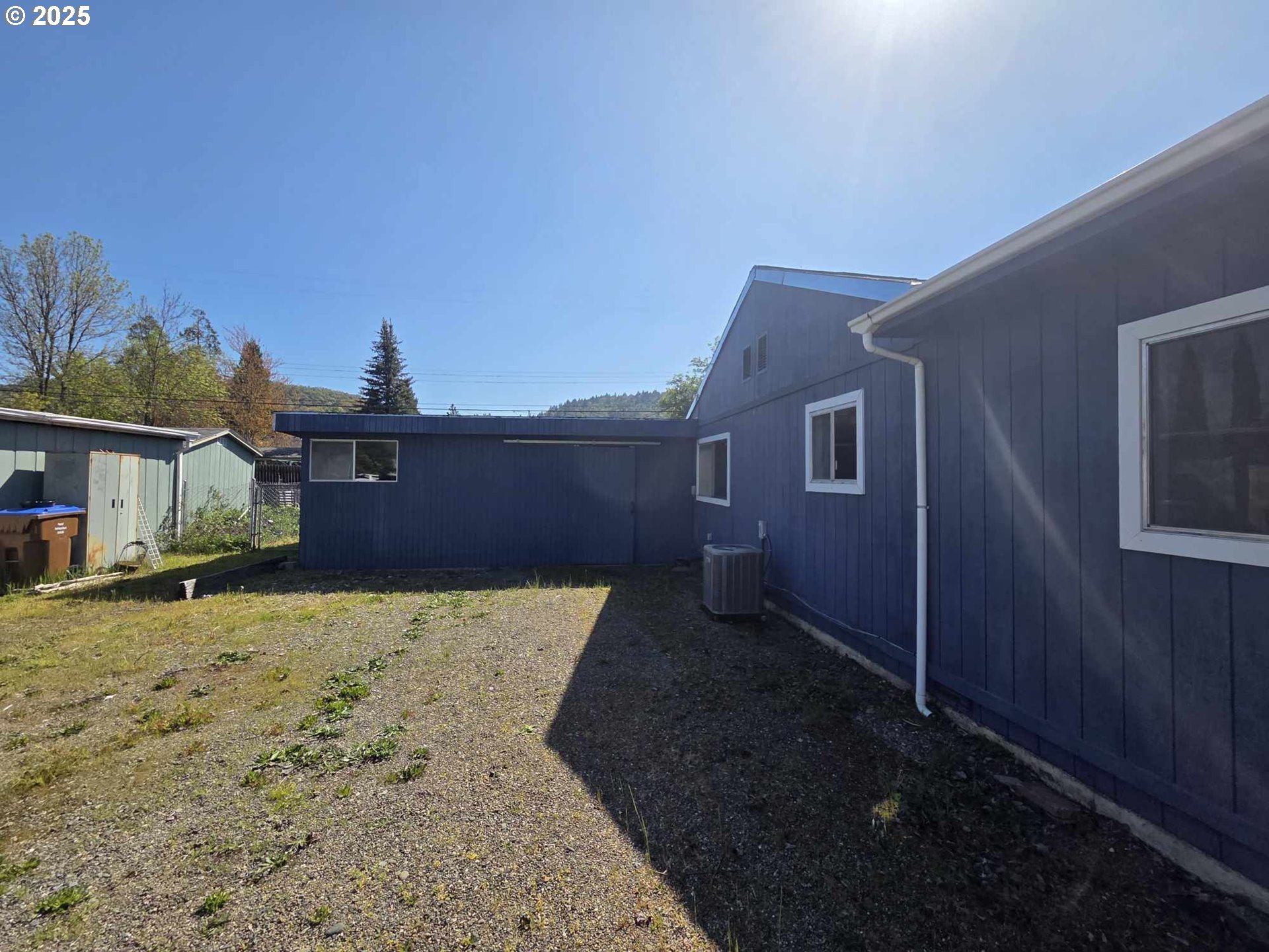 231 Harbor Drive Riddle, OR 97469 - Photo 3 of 15