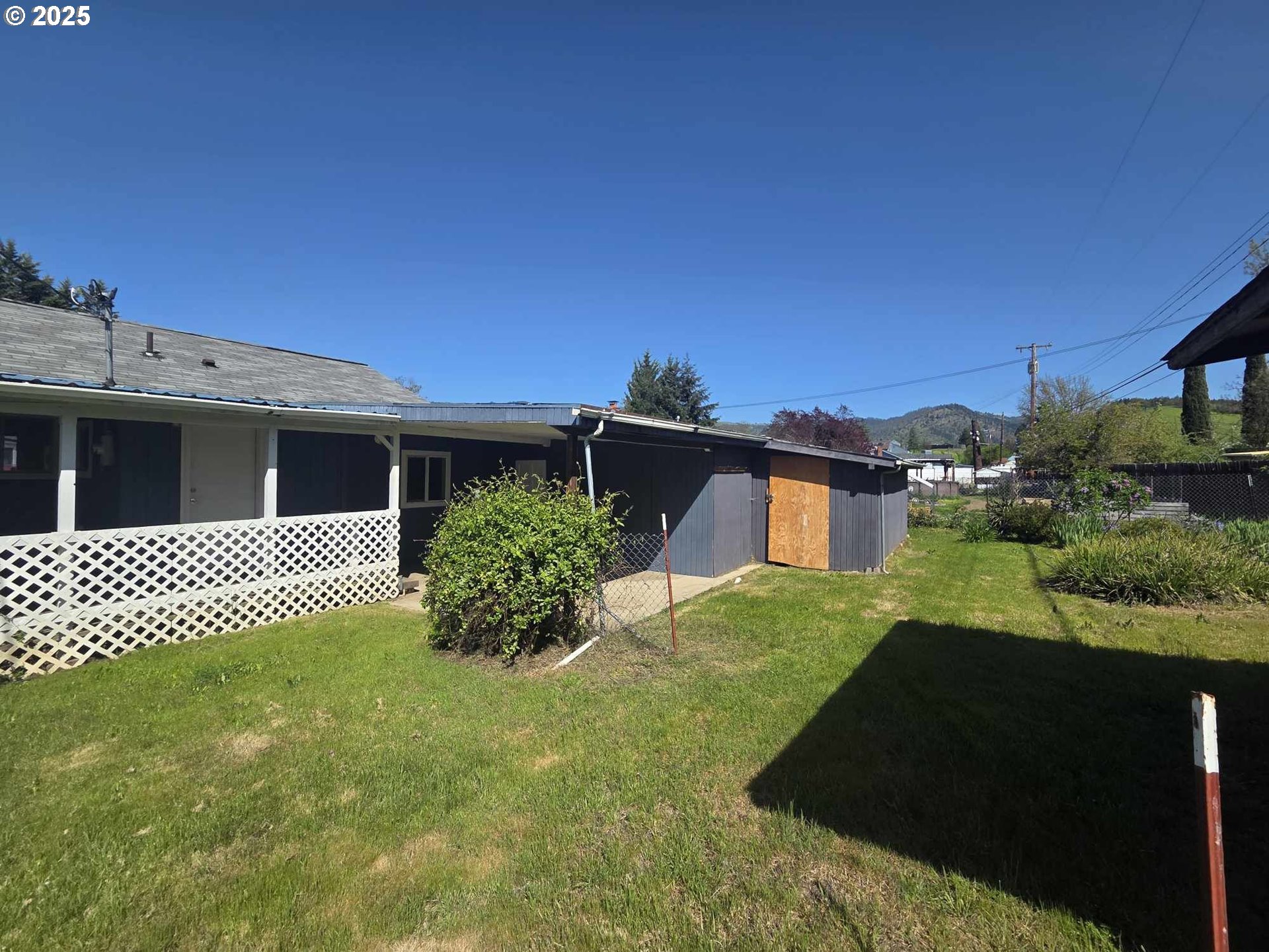 231 Harbor Drive Riddle, OR 97469 - Photo 6 of 15