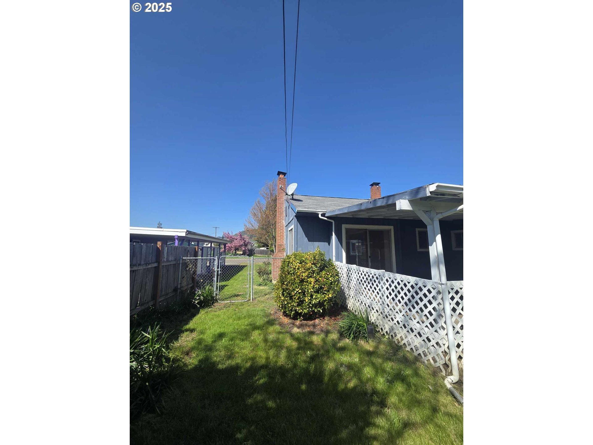 231 Harbor Drive Riddle, OR 97469 - Photo 8 of 15