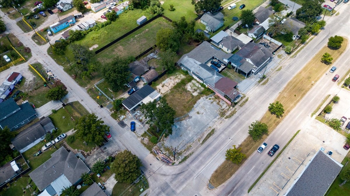 741 McDaniel Street Houston, TX 77022 - Photo 23 of 25 an aerial view of a house with a yard and outdoor seating