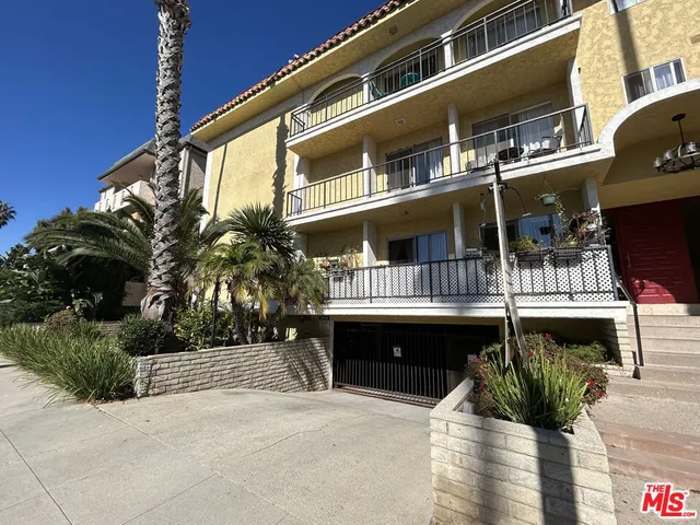 a house view with a outdoor space