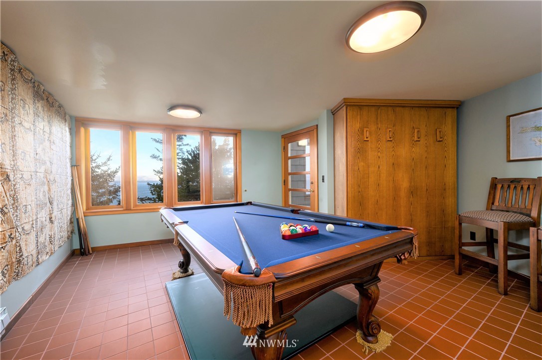 14114 Ervine Road Anacortes, WA 98221 - Photo 28 of 40 a room with furniture and window