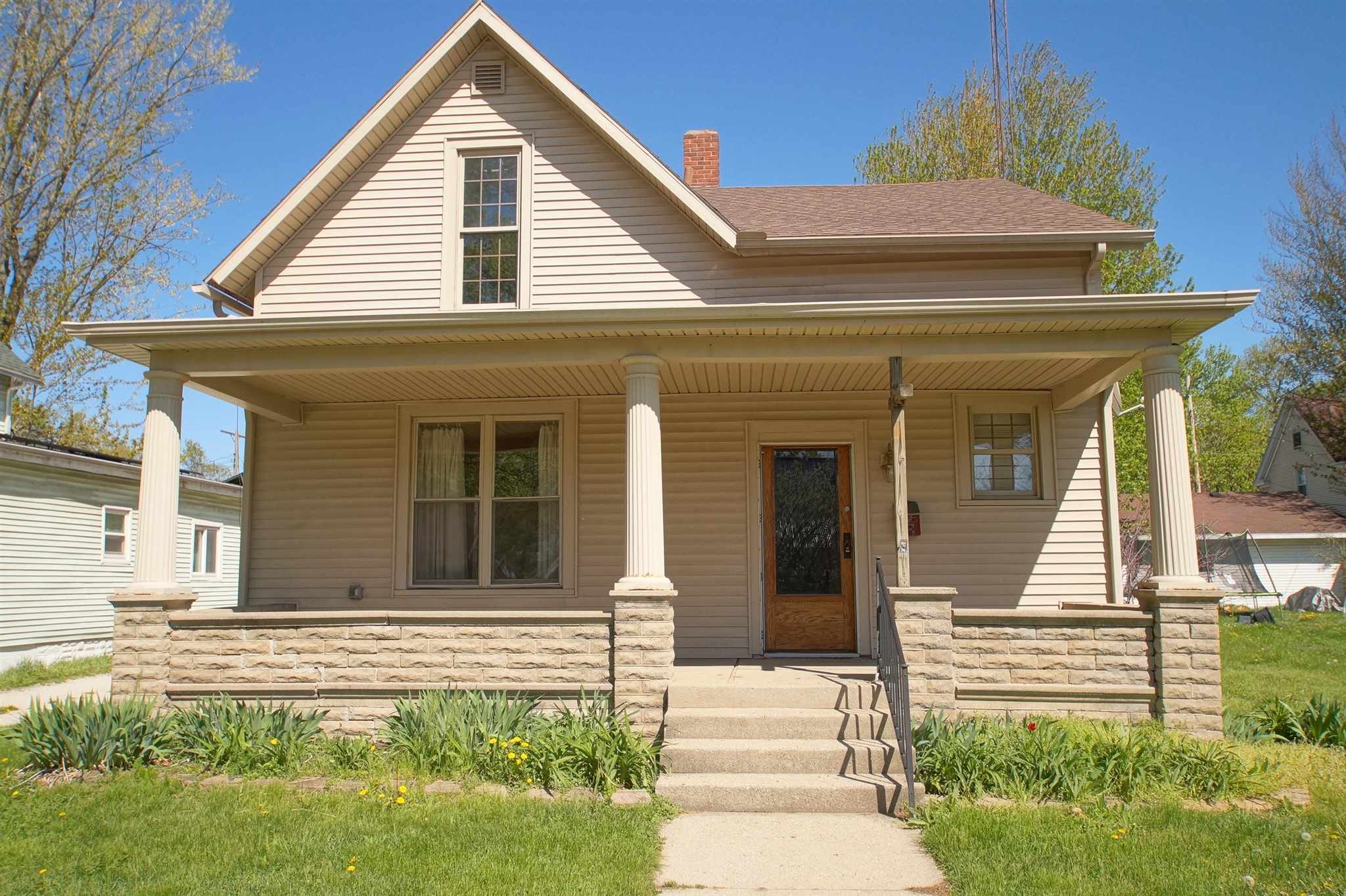817 Pontiac Street Rochester, IN 46975 - Photo 1 of 18