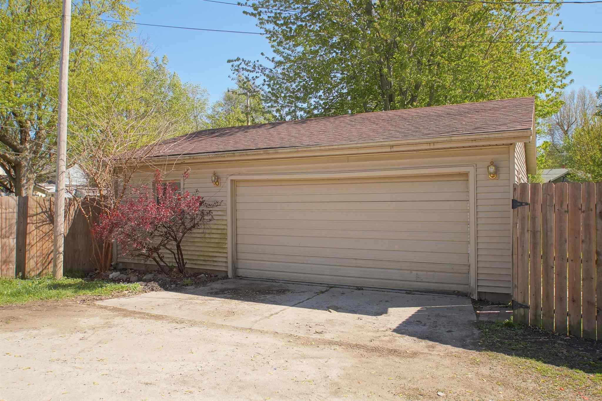 817 Pontiac Street Rochester, IN 46975 - Photo 4 of 18