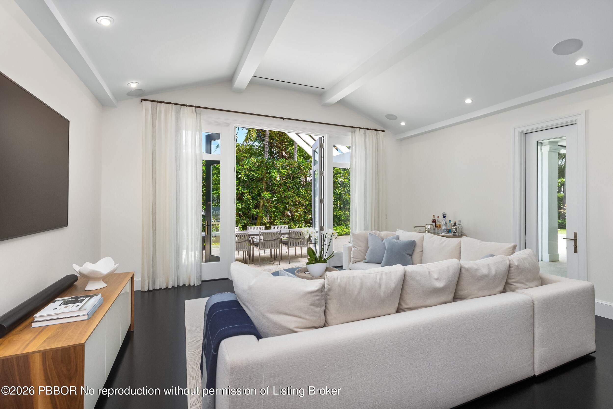 229 Ridgeview Drive Palm Beach, FL 33480 - Photo 14 of 33 Family Room