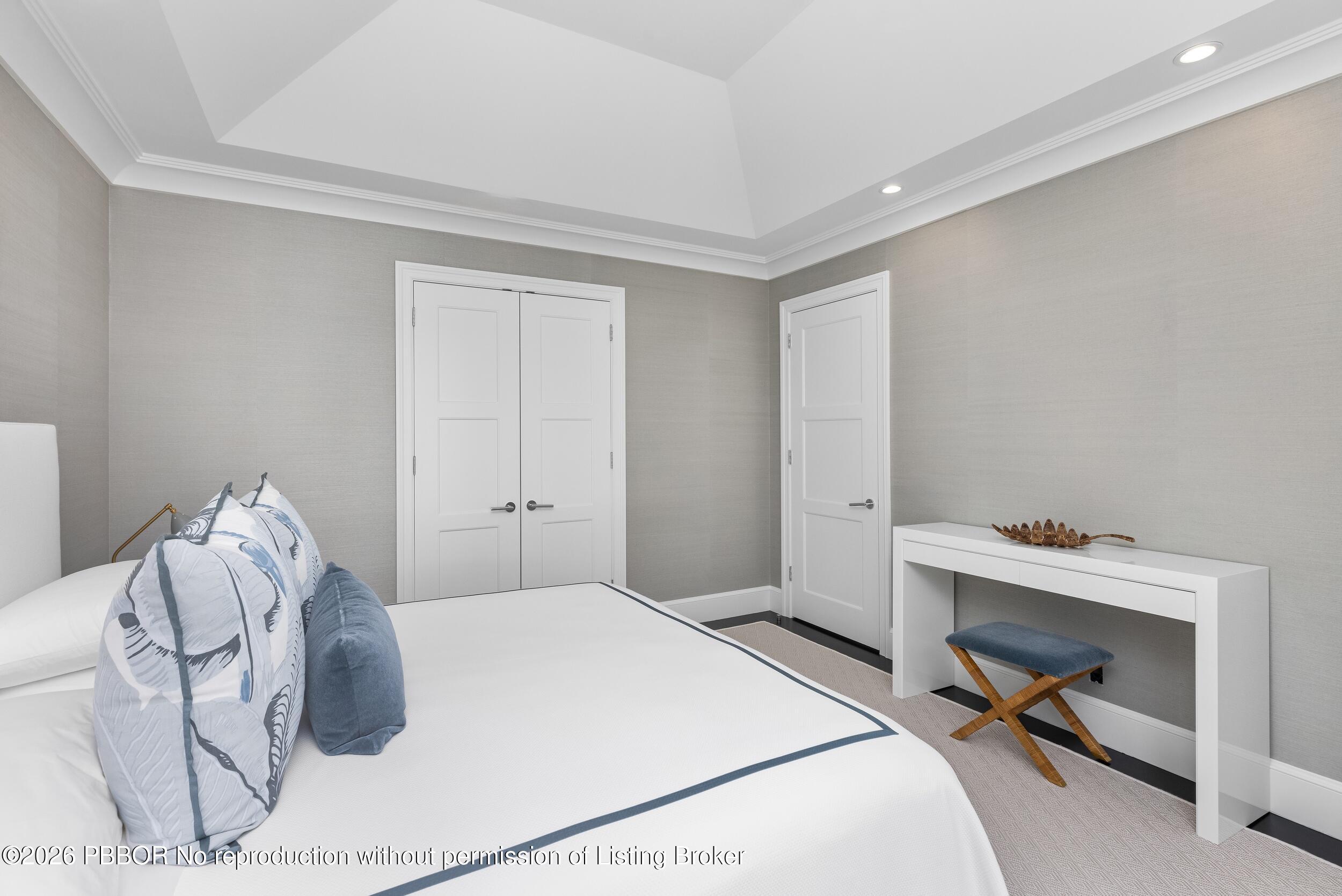 229 Ridgeview Drive Palm Beach, FL 33480 - Photo 23 of 33 Guest Bedroom