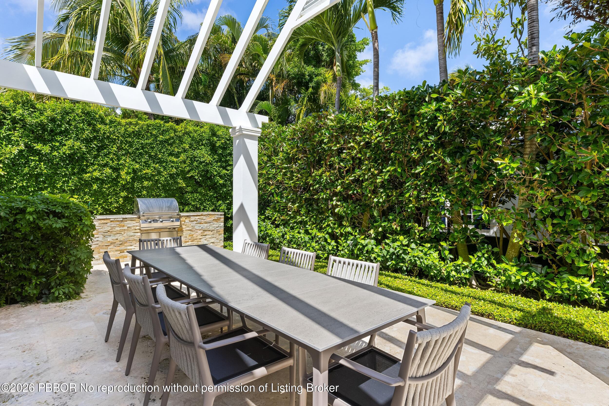 229 Ridgeview Drive Palm Beach, FL 33480 - Photo 30 of 33 Patio