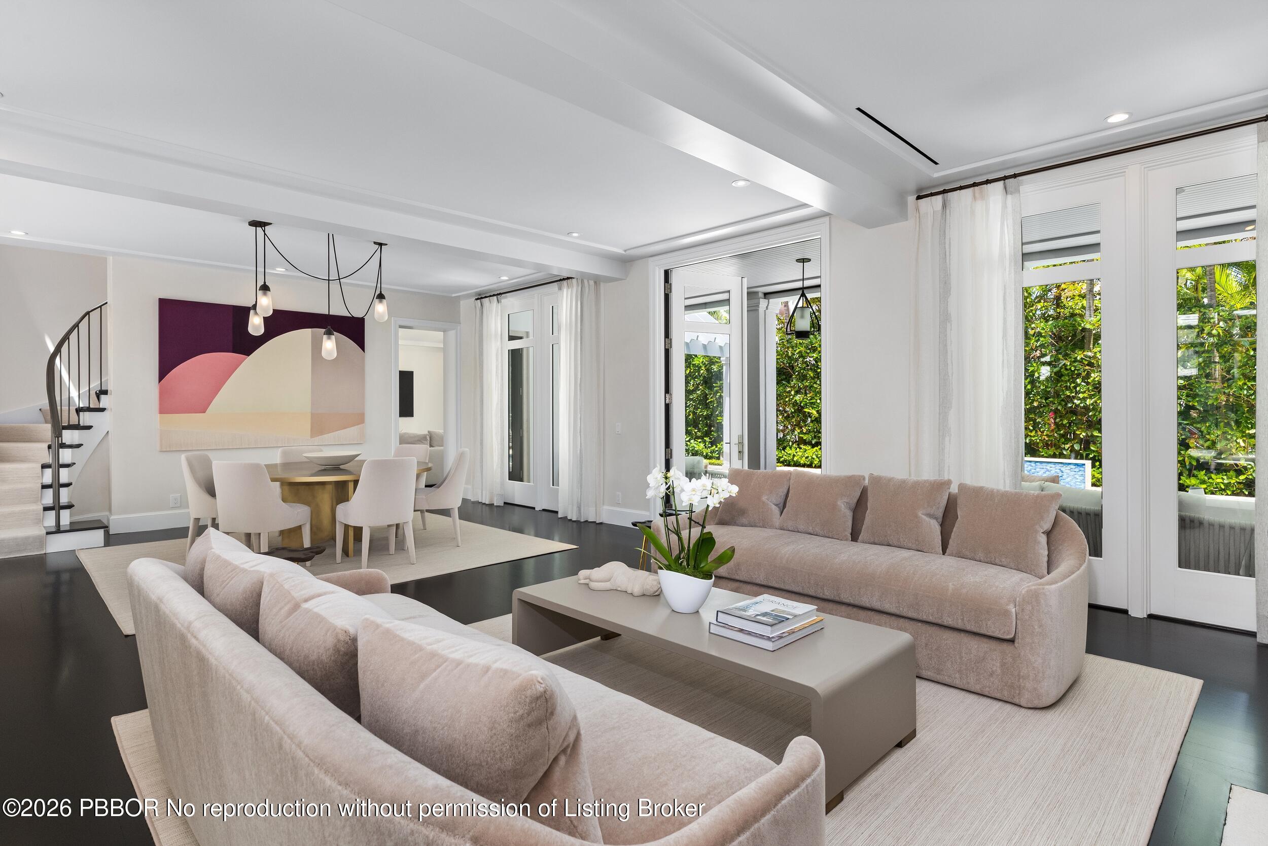 229 Ridgeview Drive Palm Beach, FL 33480 - Photo 6 of 33 Living Room