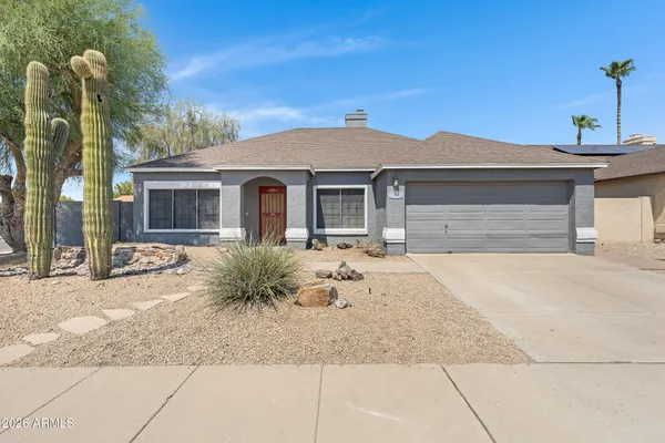 $2,500 | 23620 North 42nd Drive, Glendale, AZ 85310