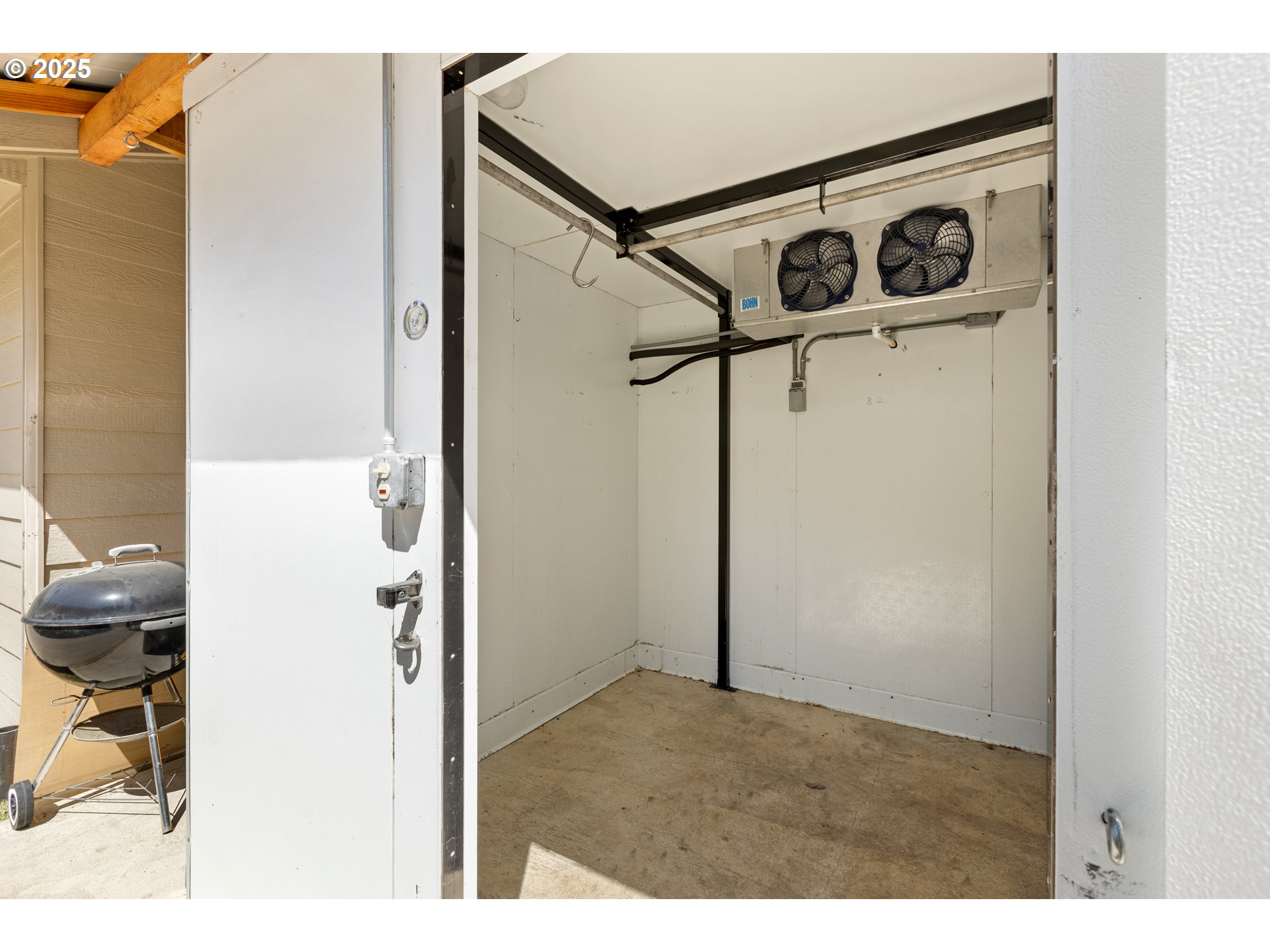 187 Hackett Lane Riddle, OR 97469 - Photo 29 of 48 a view of utility room