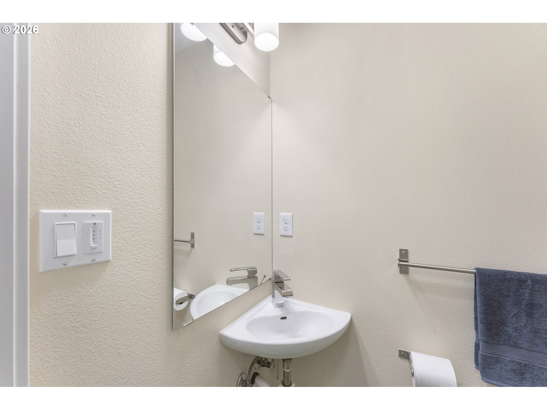 14794 Southwest Watershed Lane Beaverton, OR 97007 - Photo 21 of 46 a bathroom with a sink and a mirror
