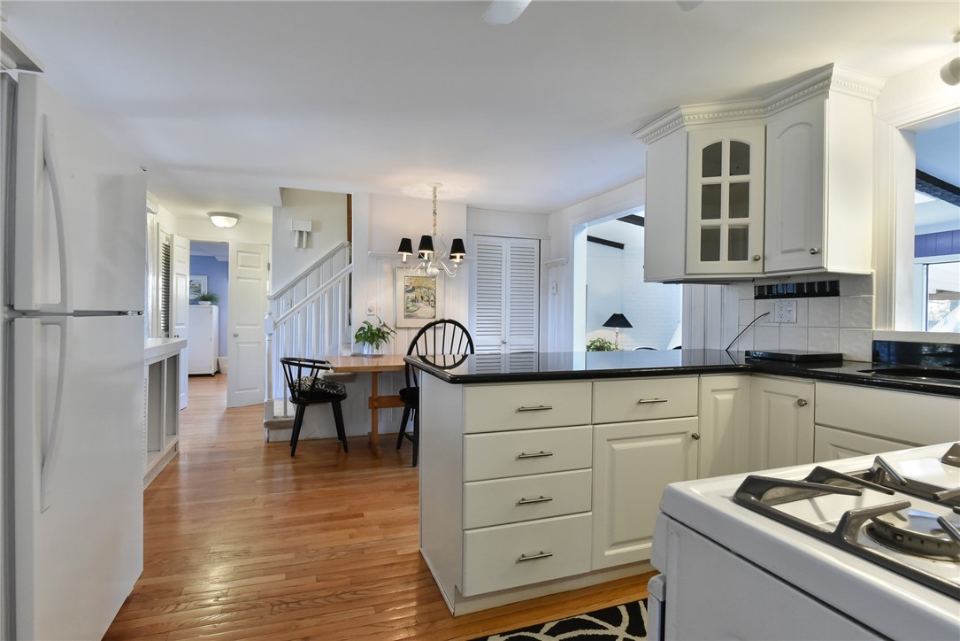11 Lockwood Road Cumberland, RI 02864 - Photo 8 of 34