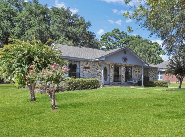 $239,990 | 70 East Post Oak Lane, Shepherd, TX 77371