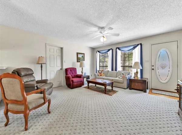 $239,990 | 70 East Post Oak Lane, Shepherd, TX 77371