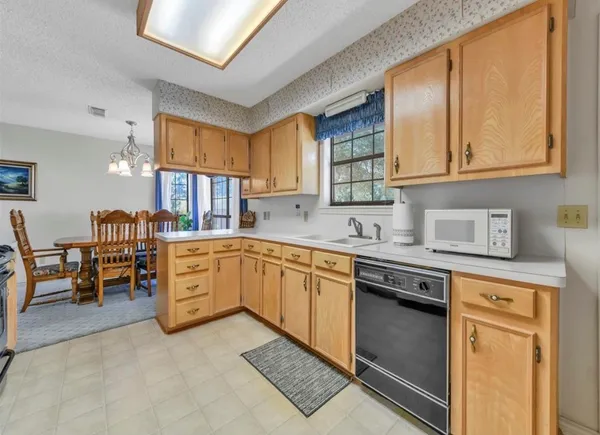 $239,990 | 70 East Post Oak Lane, Shepherd, TX 77371