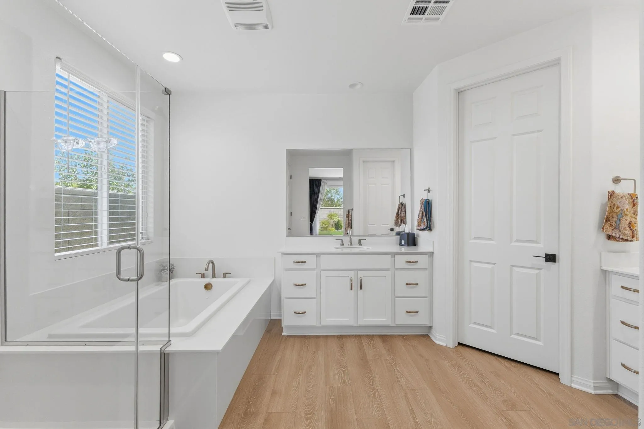 34490 Bloomberry Road Murrieta, CA 92563 - Photo 27 of 56