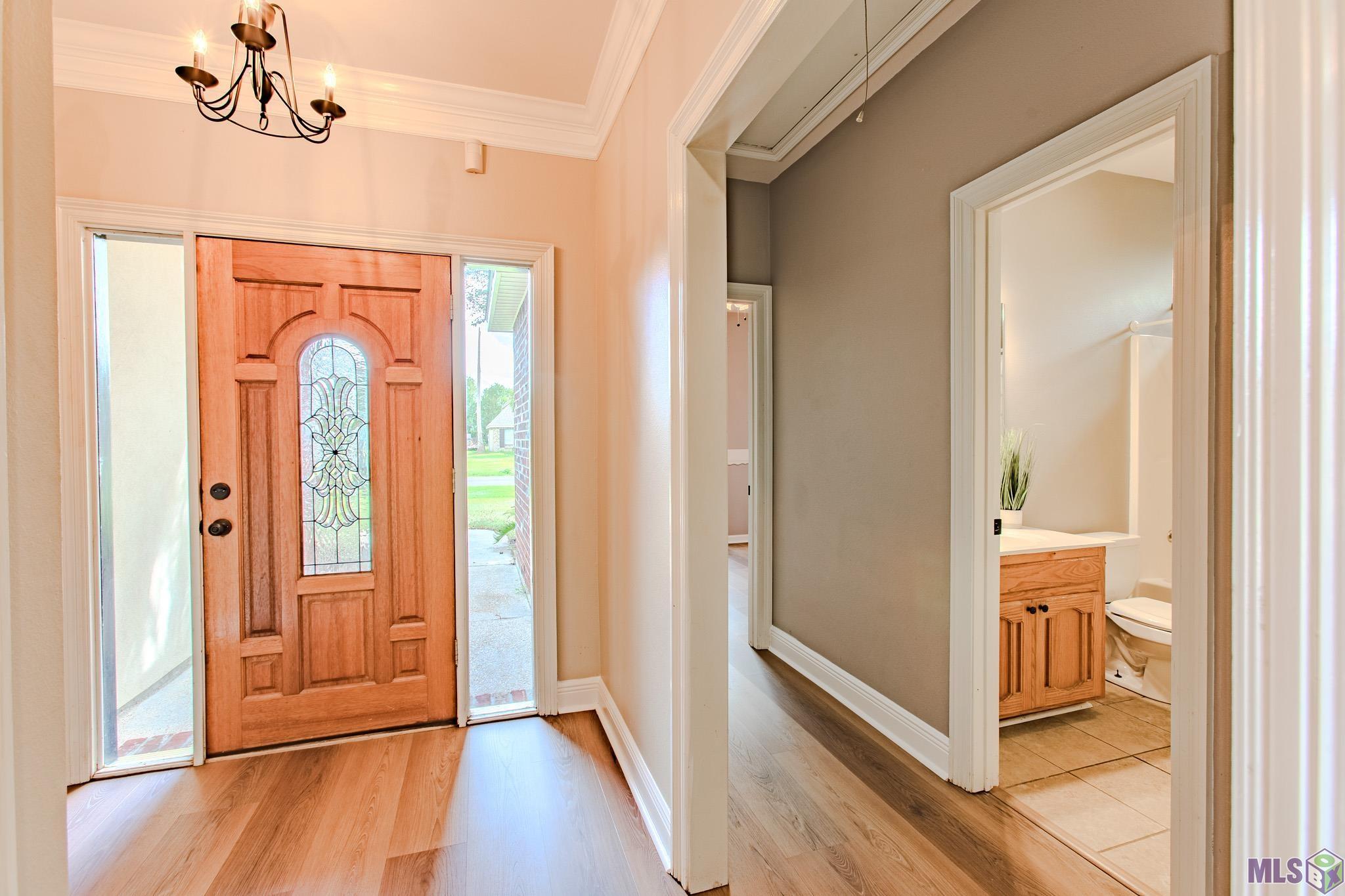 16043 Rawlings Road Prairieville, LA 70769 - Photo 4 of 25 Foyer