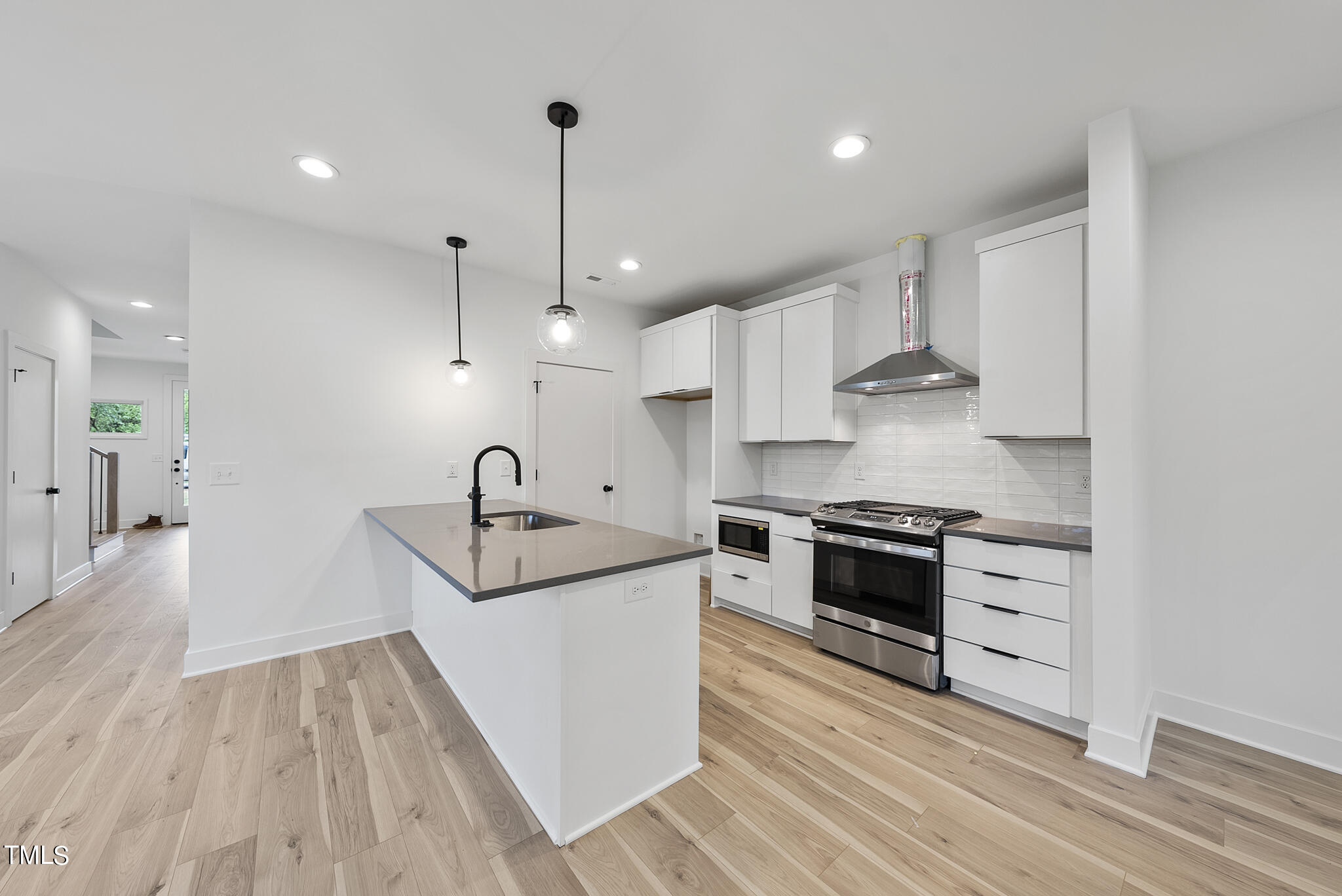 707 Colleton Road Raleigh, NC 27610 - Photo 2 of 38 DSC08967