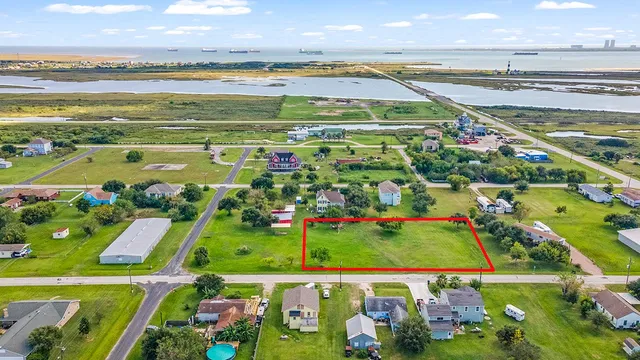 a view of an outdoor space