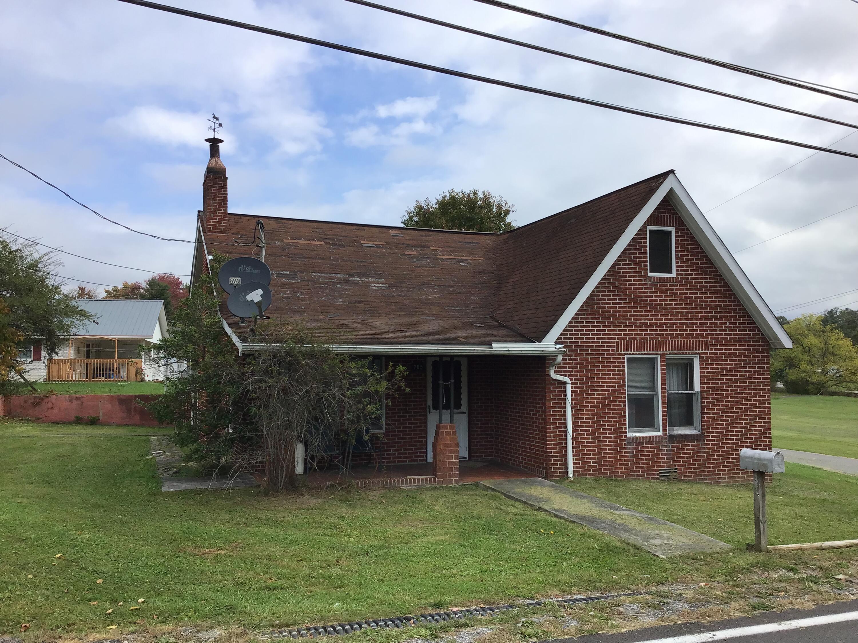 705 Coeburn Road Wise, VA 24293 - Photo 1 of 32 LOCATED IN THE HEART OF WISE!!