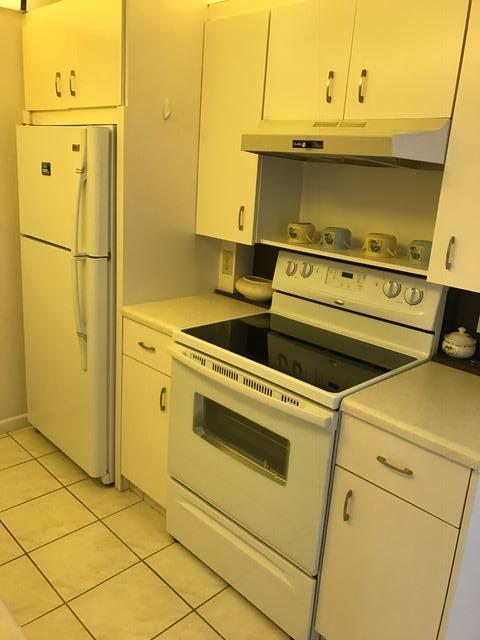 4009 Cornwall East, Unit 4009 Boca Raton, FL 33434 - Photo 10 of 11 coverlet 4009