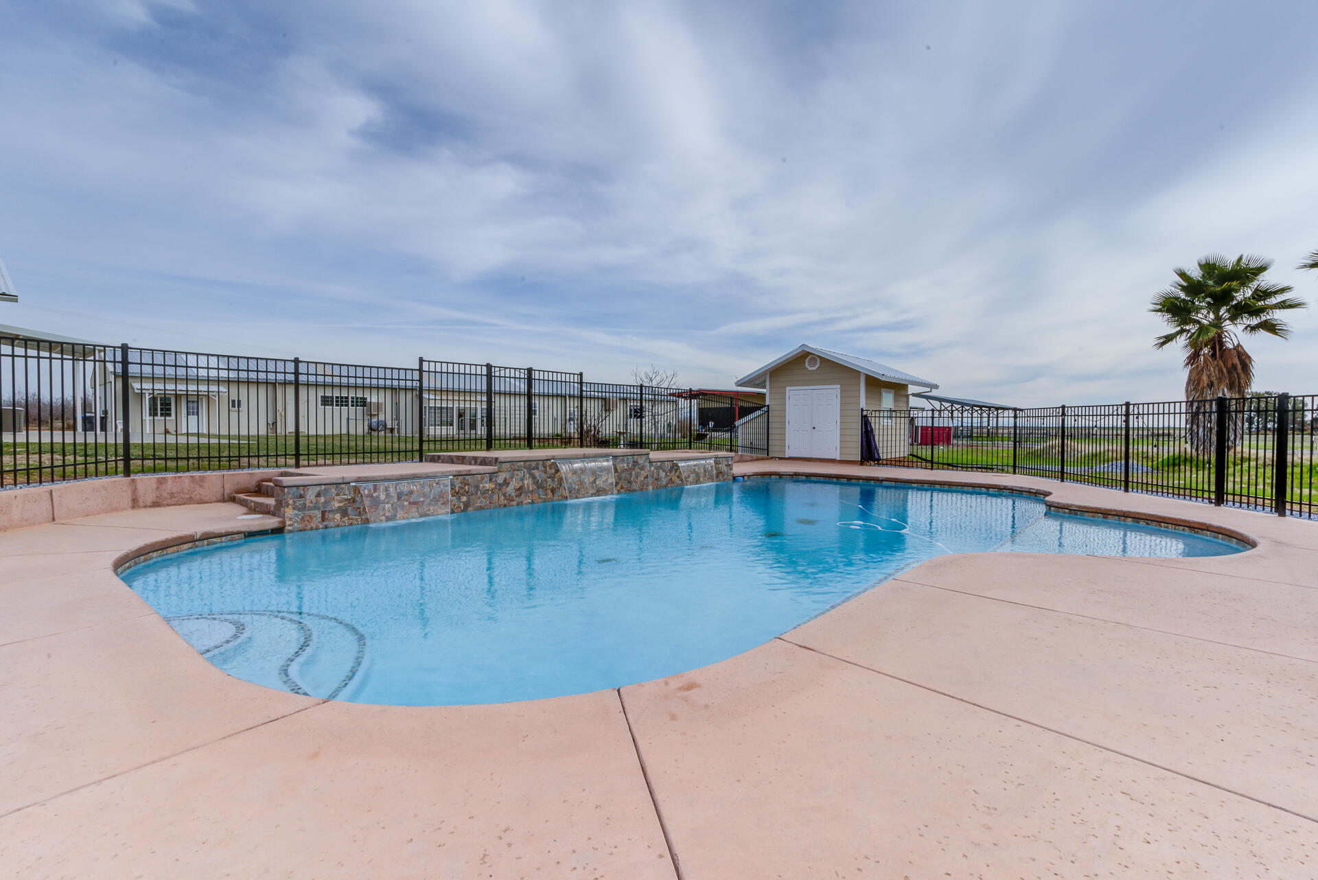 6845 Rawson Road Corning, CA 96021 - Photo 32 of 54 Pool