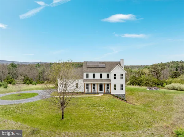 $899,900 | 230 Conifer Lane, Winchester, VA 22602