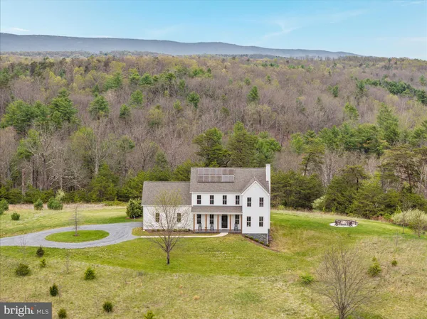 $899,900 | 230 Conifer Lane, Winchester, VA 22602