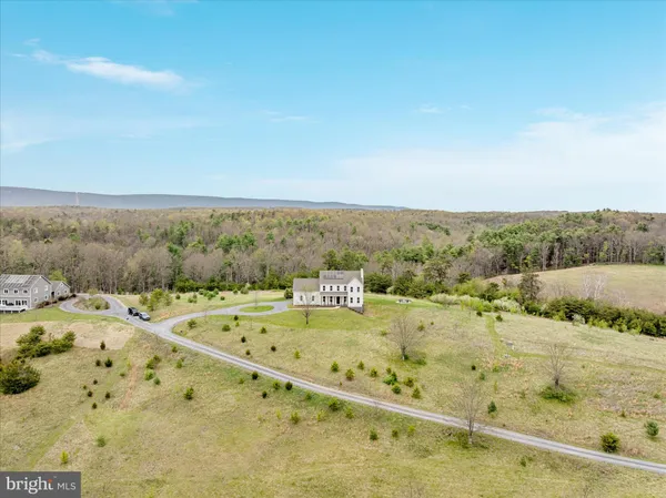 $899,900 | 230 Conifer Lane, Winchester, VA 22602