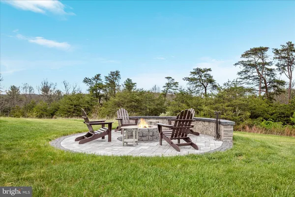 $899,900 | 230 Conifer Lane, Winchester, VA 22602