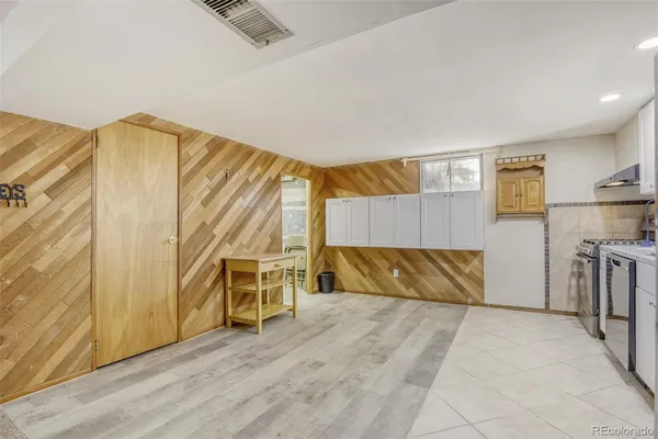 $1,395 | 4260 East Fremont Avenue, Centennial, CO 80122