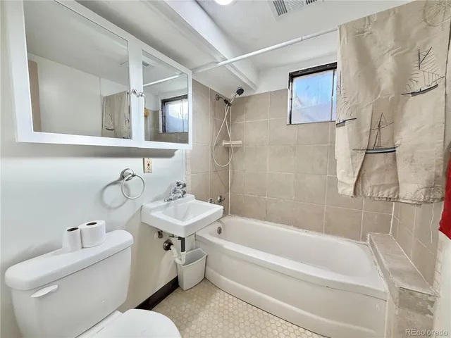 $1,700 | 4260 East Fremont Avenue, Centennial, CO 80122