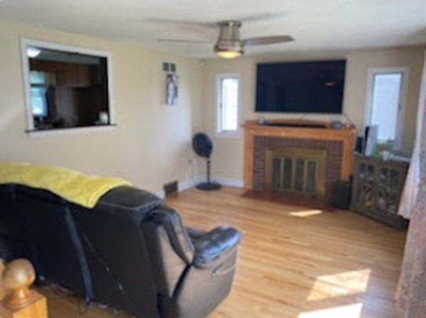 117 Edgemere Road Lynn, MA 01904 - Photo 3 of 20 Gallery Image 3