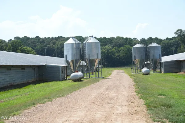 $1,495,000 | 112 Old Highway 13, Lena, MS 39094