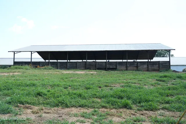 $1,495,000 | 112 Old Highway 13, Lena, MS 39094