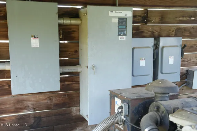 $1,495,000 | 112 Old Highway 13, Lena, MS 39094