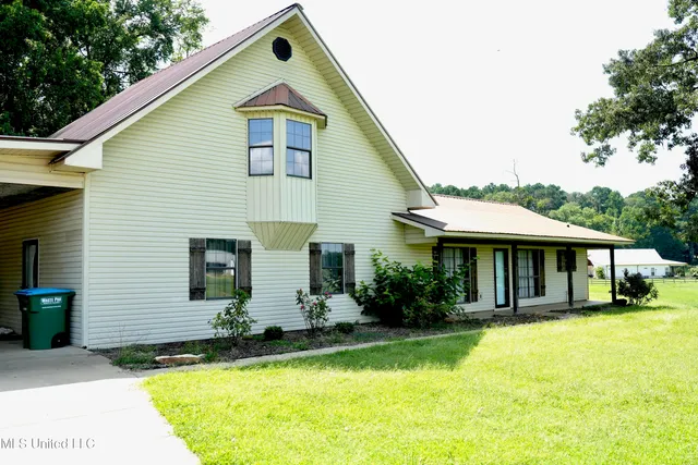 $1,495,000 | 112 Old Highway 13, Lena, MS 39094