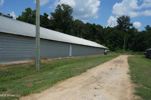 $1,495,000 | 112 Old Highway 13, Lena, MS 39094