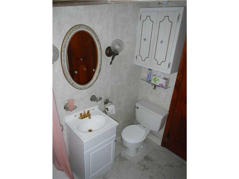 313 High Street Elizabeth, PA 15037 - Photo 14 of 20 Full Bath.