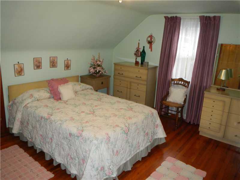 313 High Street Elizabeth, PA 15037 - Photo 17 of 20 Bedroom.