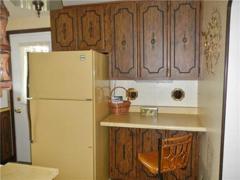 313 High Street Elizabeth, PA 15037 - Photo 9 of 20 Kitchen.
