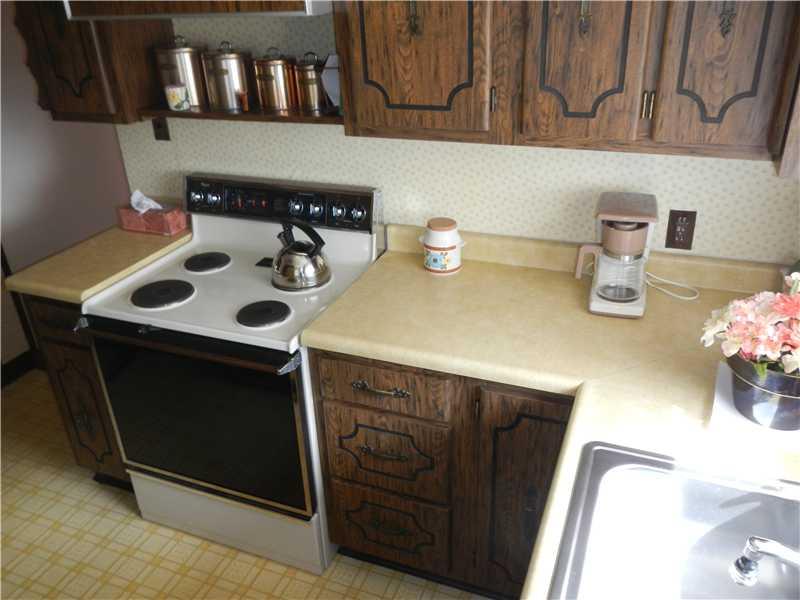 313 High Street Elizabeth, PA 15037 - Photo 10 of 20 Kitchen.
