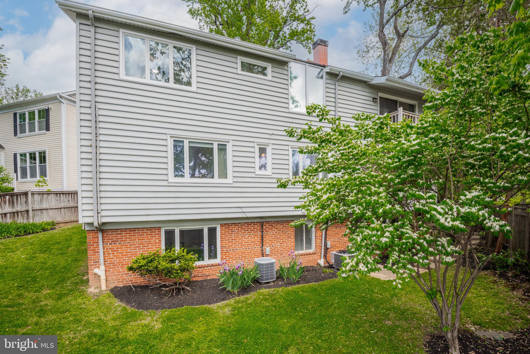6310 East Halbert Road Bethesda, MD 20817 - Photo 29 of 36 Deceptively large