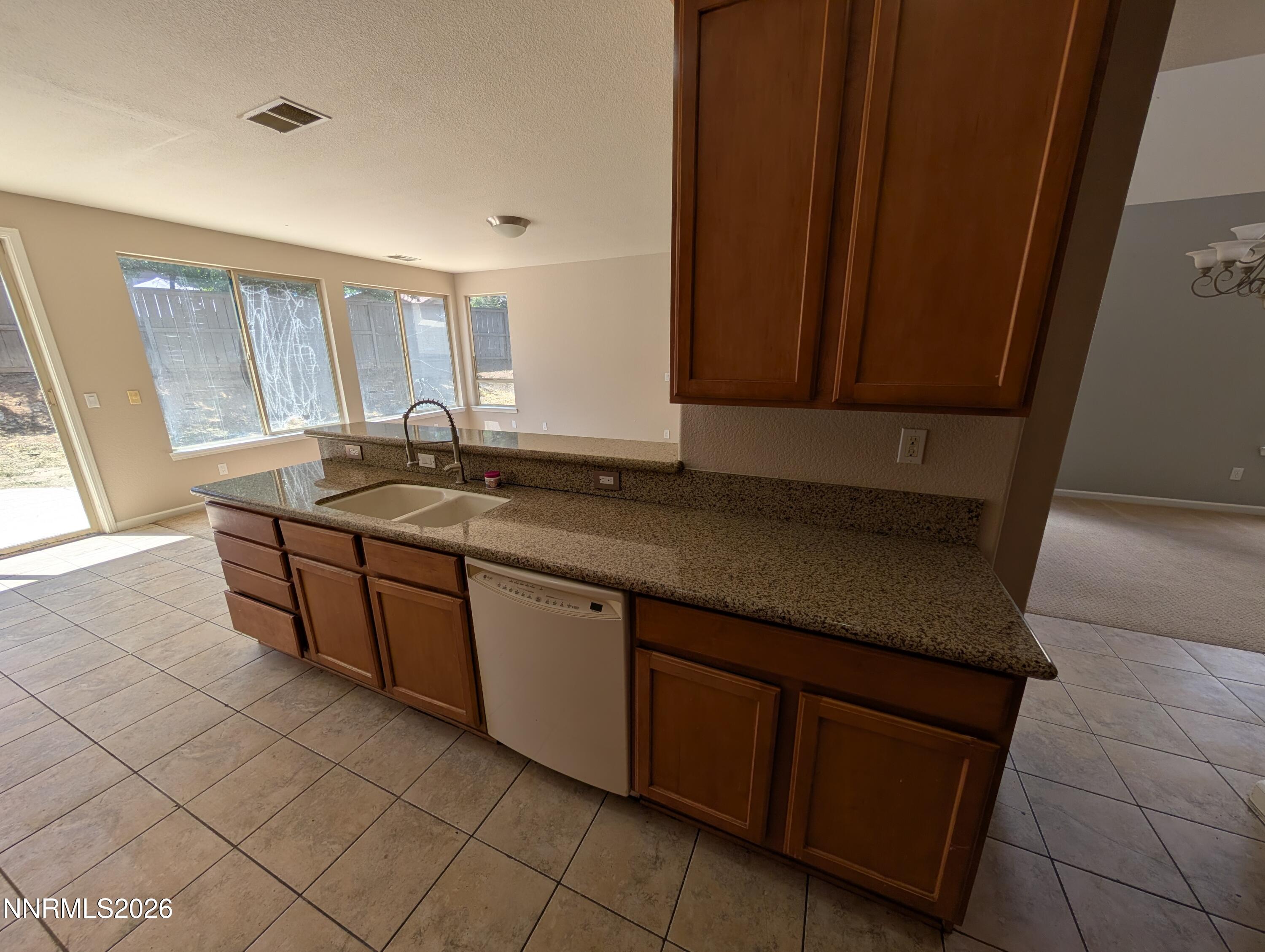 550 Martingale Court Reno, NV 89521 - Photo 12 of 36 Kitchen