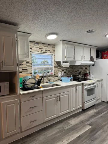 $78,500 | 206 Plantation Boulevard, Lake Worth, FL 33467