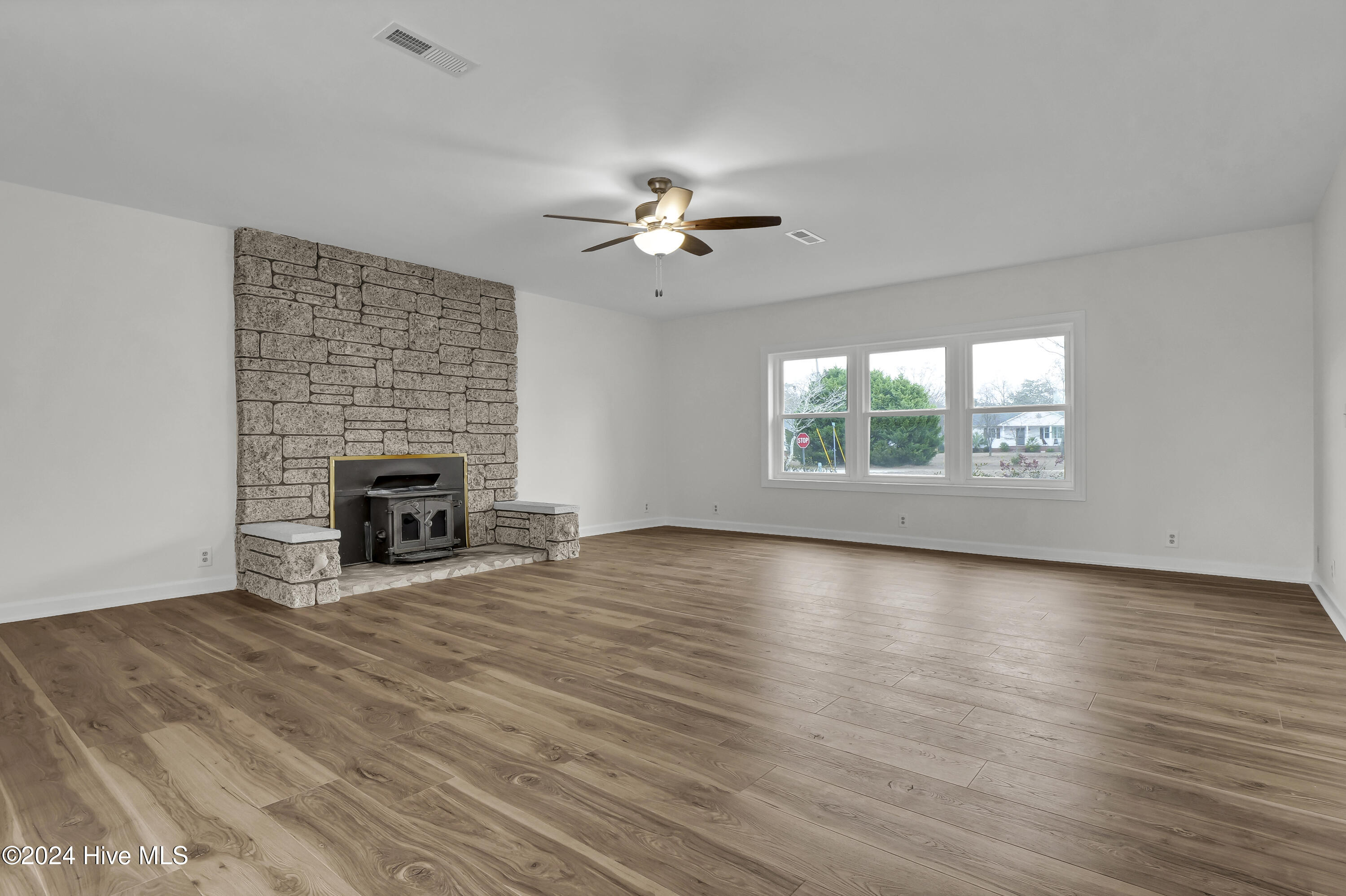 1848 Watts Landing Road Hampstead, NC 28443 - Photo 11 of 34 PJA14607