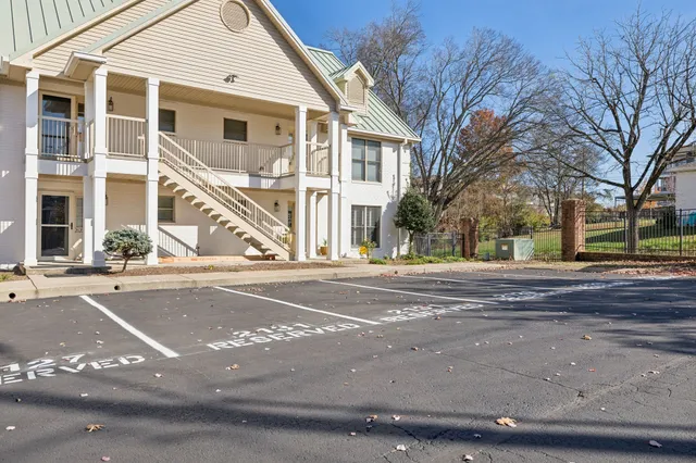 $399,995 | 2133 Lakeshore Drive, Old Hickory, TN 37138